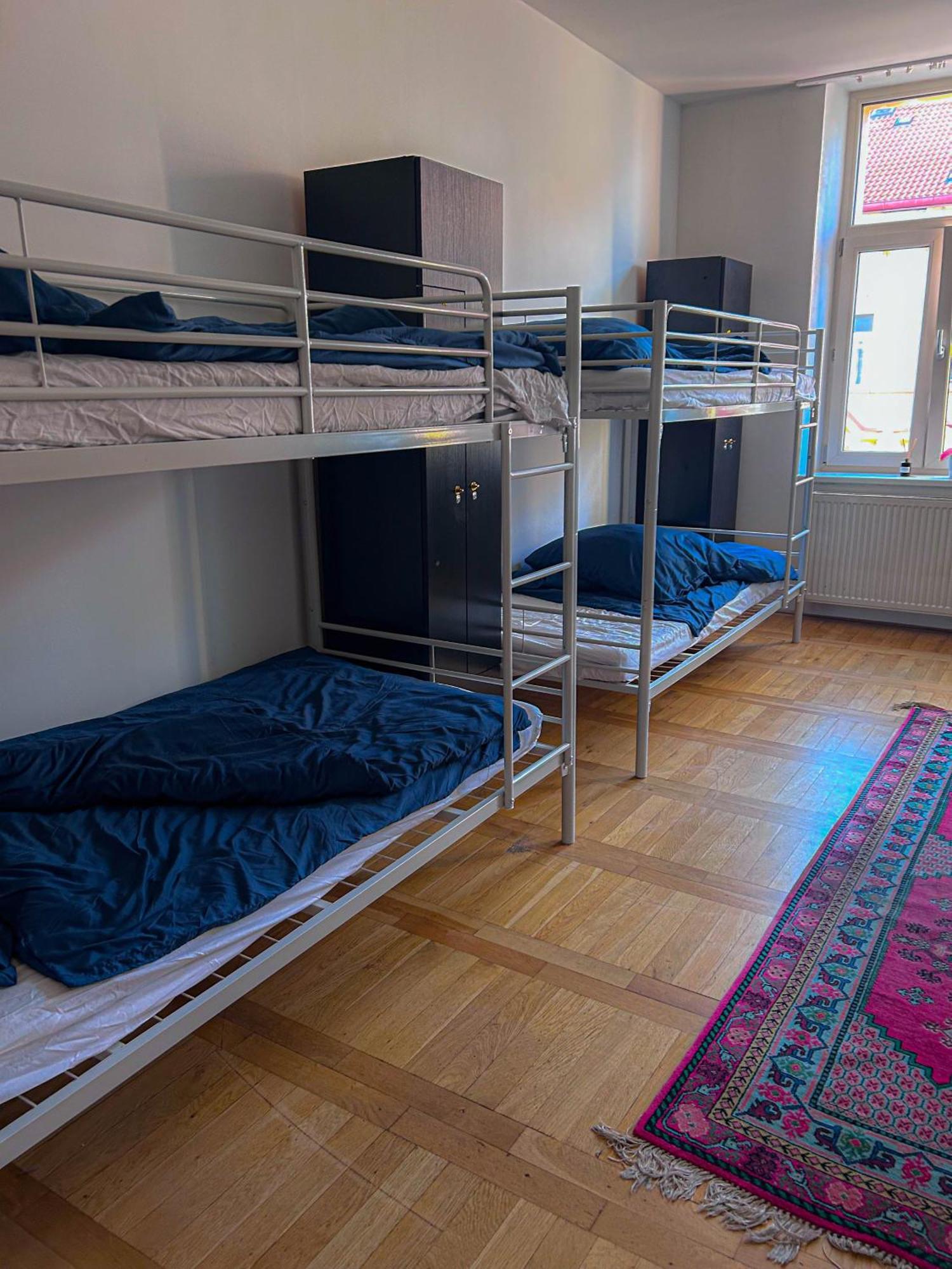 In Hostal *